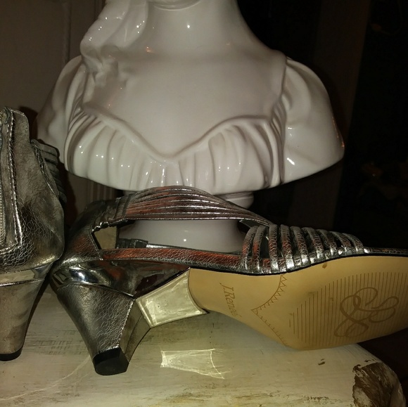 J. Renee๐* Silver sandals* - Picture 3 of 8